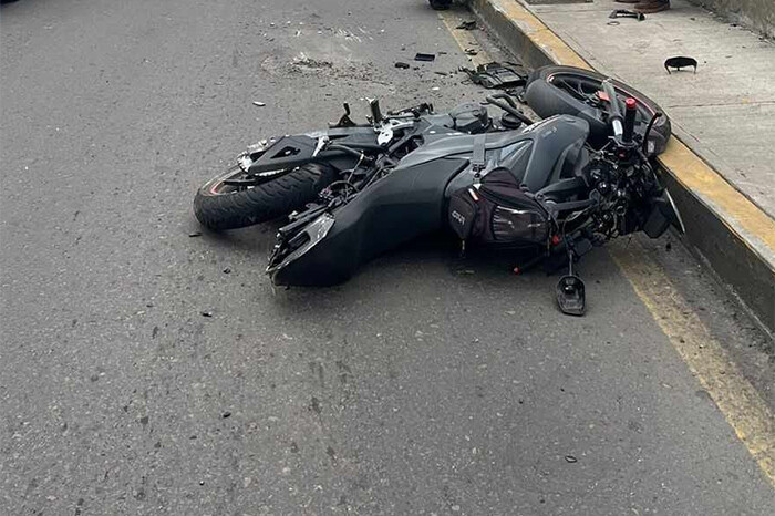 Moto repartidor es impactado por pipa de agua, cerca del viaducto de salida a Mil Cumbres, en Morelia