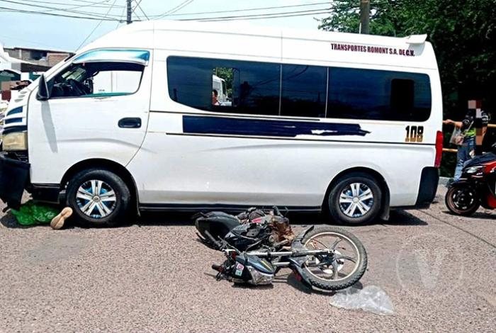 Motociclista muere al ser arrollado por una combi en Las Guacamayas