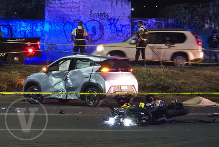Motociclista muere tras choque contra auto en la Madero poniente de Morelia