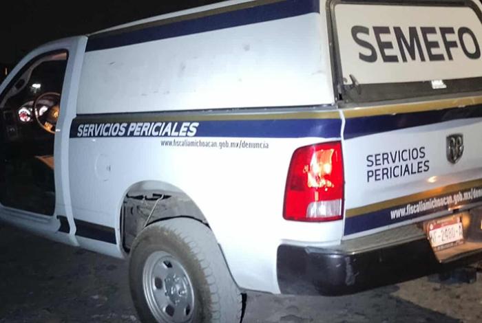 Motociclista muere tras ser embestido por un vehículo sobre la carretera Morelia-Salamanca