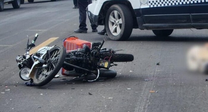 Motociclista pierde la vida al chocar contra camioneta