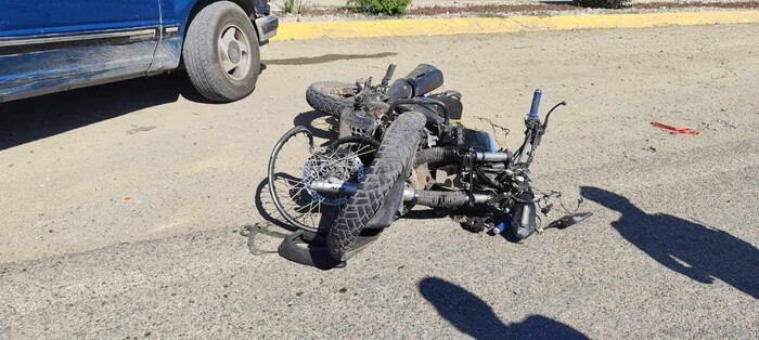 Motociclista pierde la vida tras chocar contra camioneta