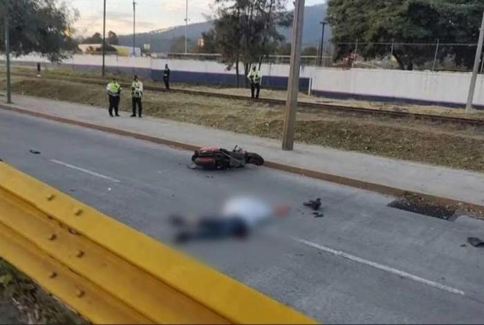 Motociclista pierde la vida tras ser atropellado por un camión de carga en Uruapan