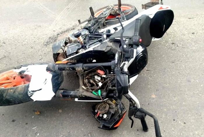 Motociclista queda herido al accidentarse en la Zitácuaro-Morelia