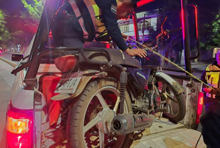 Motociclistas choc4n en calles de El Porvenir, en Zamora