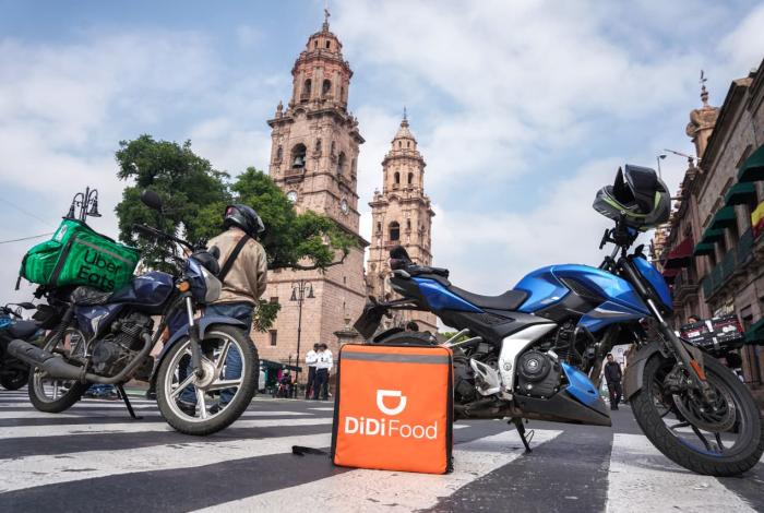 Motociclistas se manifiestan en el Centro Histórico para exigir justicia para Fabián