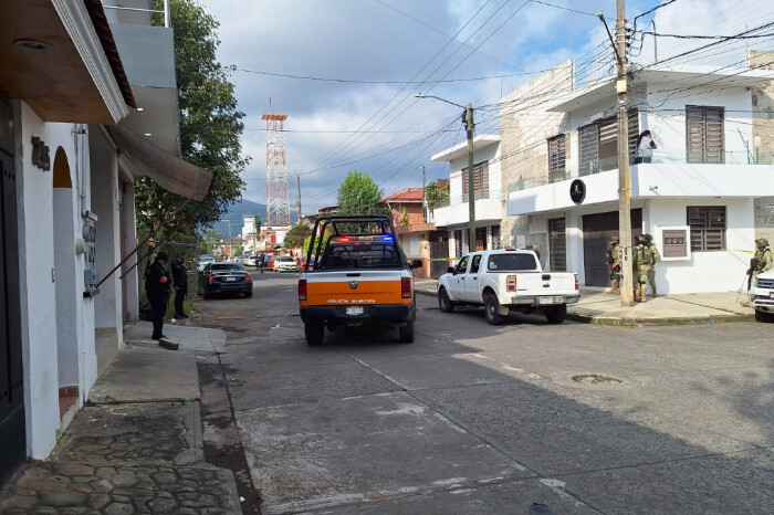 Motosicarios balean a un hombre en la colonia Revolución de Uruapan