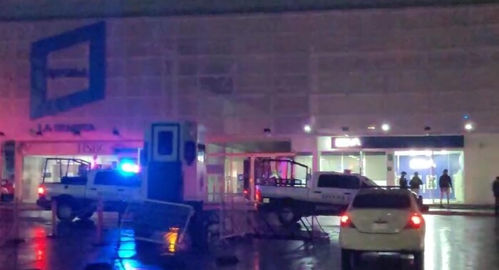 Moviliza al Ejército ‘amenaza de bomba’ en Walmart; fue falsa alarma