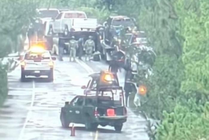 Mue re automovilista tras choque contra grúa en la Uruapan–Los Reyes