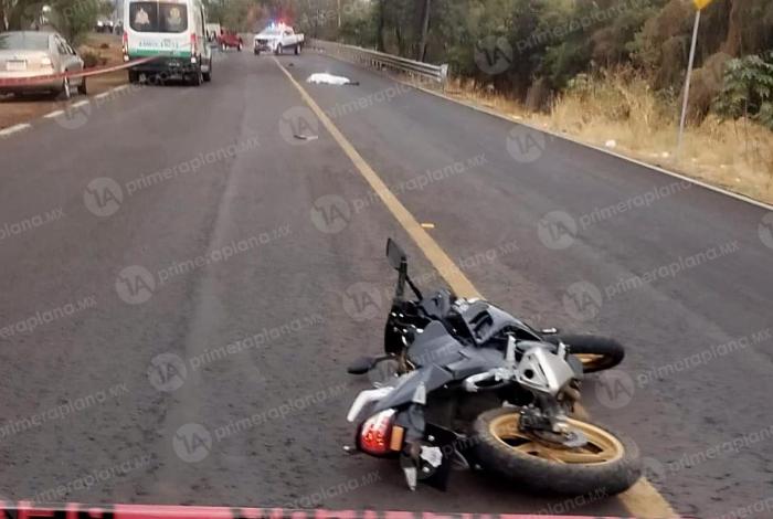 Muer3n motociclistas en dos accidentes, en Peribán