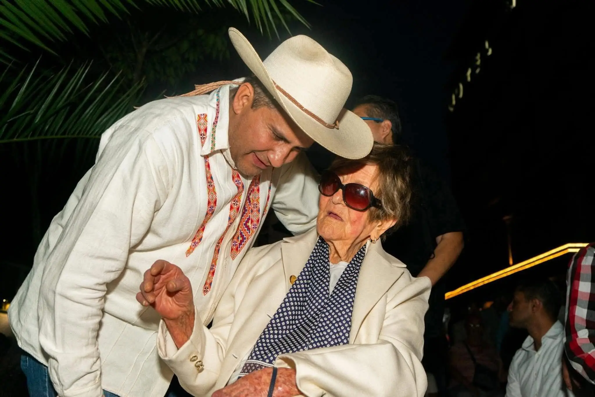 Muere abuelita del ex alcalde de Uruapan Carlos Manzo