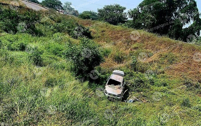 Muere custodio tras volcar cerca de la Siglo XXI