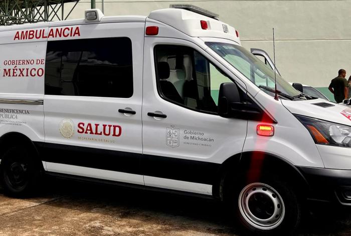 Muere menor por broncoaspiración tras caer en una alberca en Apatzingán