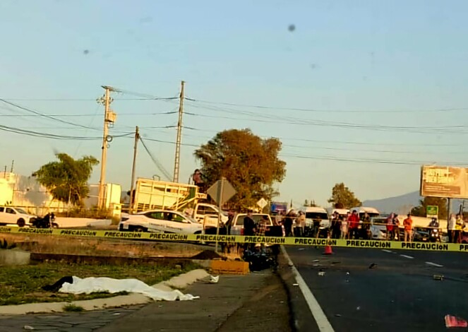 Muere motociclista tras ser embestido por camioneta