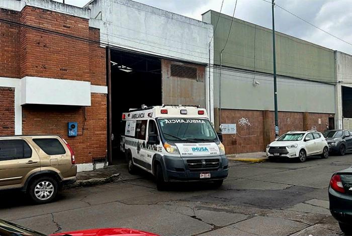 Muere trabajador tras caer de lo alto de una bodega en Morelia