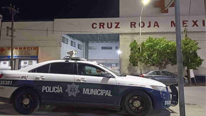 Mujer da a luz en la vía pública tras ser golpeada por su pareja