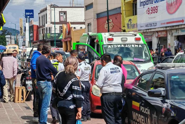 Mujer es atropellada por auto en la Av. Lázaro Cárdenas de Morelia