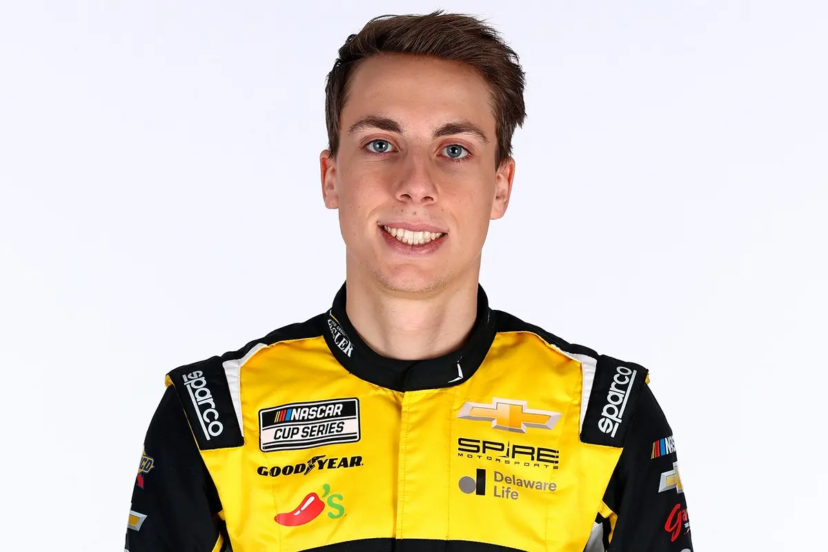 Multan a piloto de la F1 de escudería NASCAR por llamar “hoyo de mi*rda” a la CDMX