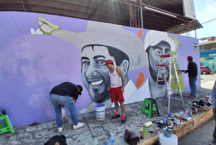 Mural en memoria de Carlos Manzo y Bernardo Bravo es borrado por falta de permisos y temor a represalias