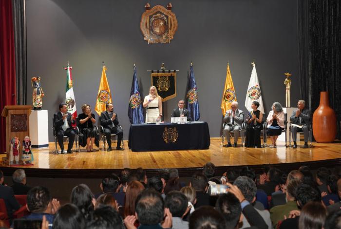NICOLAITAS EJEMPLARES RECIBEN LA PRESEA “VASCO DE QUIROGA” 2026, DE MANOS DE LA RECTORA YARABÍ ÁVILA
