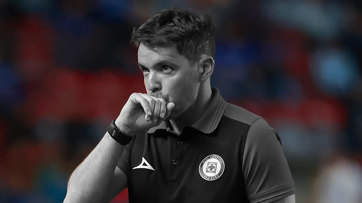 Nicolás Larcamón queda fuera como DT de Cruz Azul