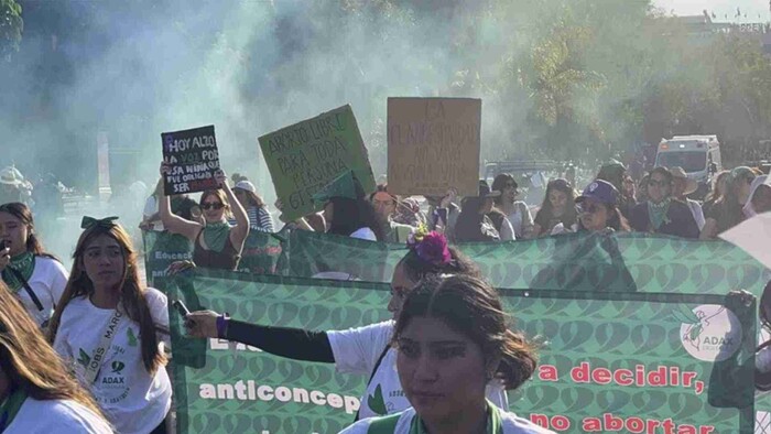 Niña de 14 años es acusada de homicidio tras sufrir aborto espontáneo en Querétaro