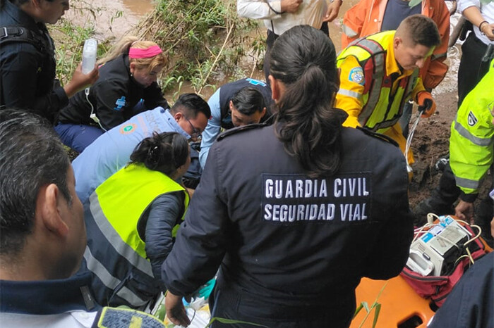 Niño es arrastrado por la corriente del Río Grande en Morelia; lo rescatan en el cruce de avenida Michoacán