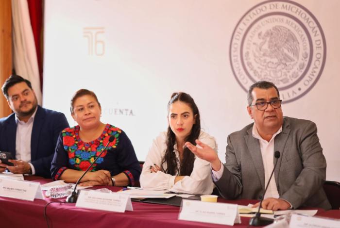 No hay aviadores ni sueldos exorbitantes en el Sector Salud de Michoacán, dice Elías Ibarra Torres