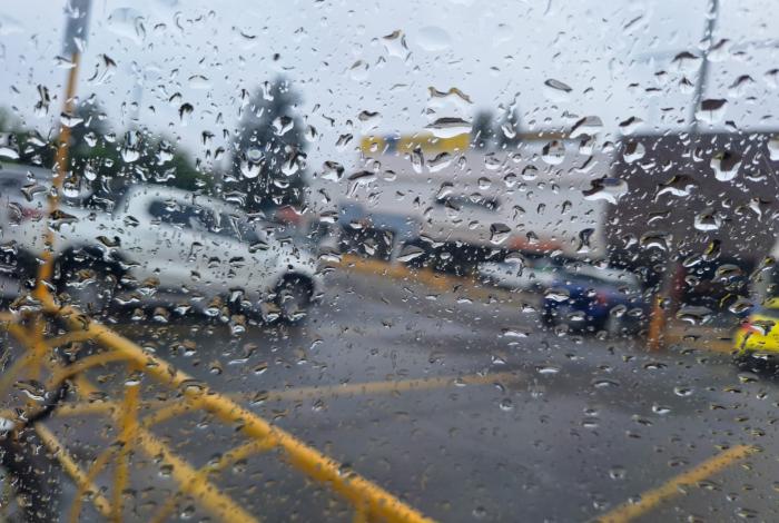 No olvides el paraguas, continuarán las lluvias este sábado en Michoacán