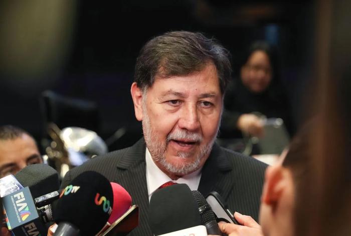 Noroña desafía denuncias de la oposición por viaje financiado a Palestina