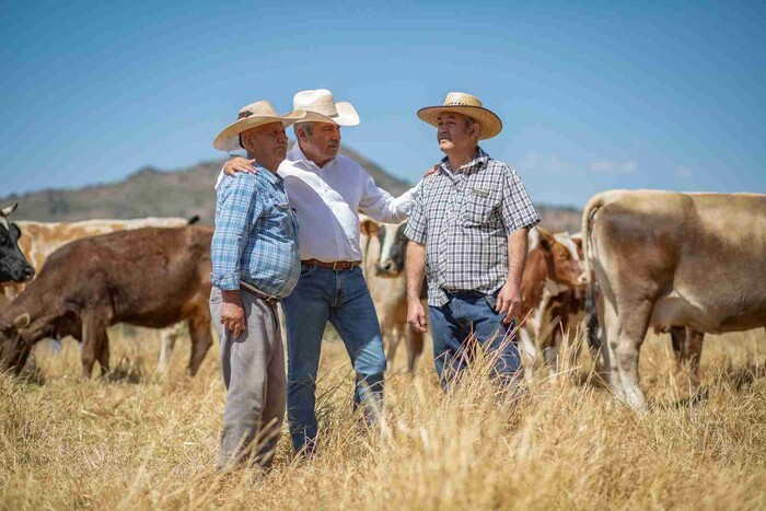 «Nuestros paisanos no están solos»: Raúl Morón