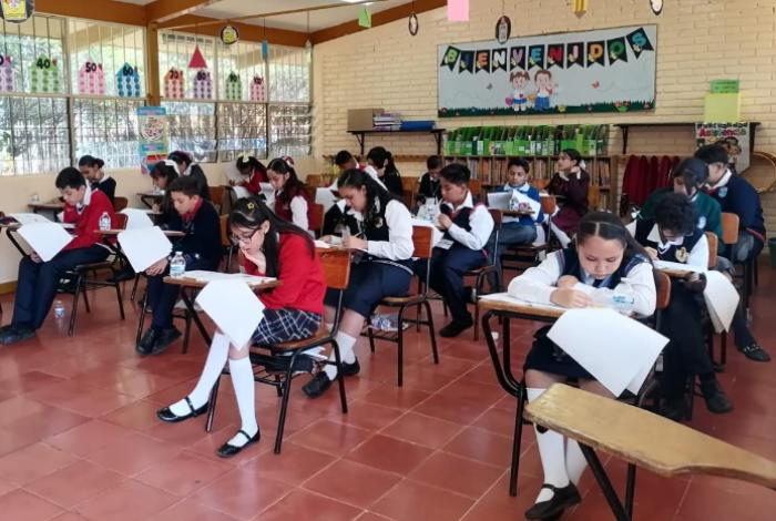 Nueva beca educativa en el estado y apoyo a artistas, en el Plan Michoacán