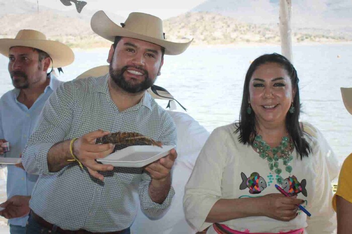 Octavio Ocampo resalta el éxito de la XII Feria de la Mojarra en Churumuco