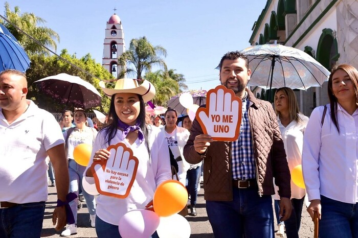 Octavio Ocampo se suma a la lucha para erradicar la violencia contra niñas y mujeres en Irimbo