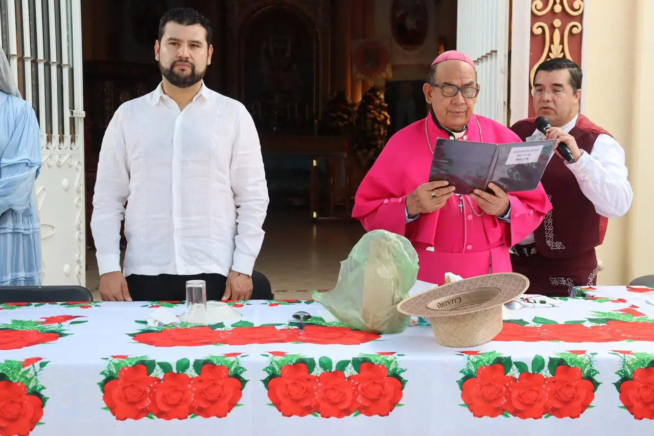 Octavio Ocampo visita La Ermita Nueva Jerusalén en el marco de una de las festividades más importantes de la comunidad