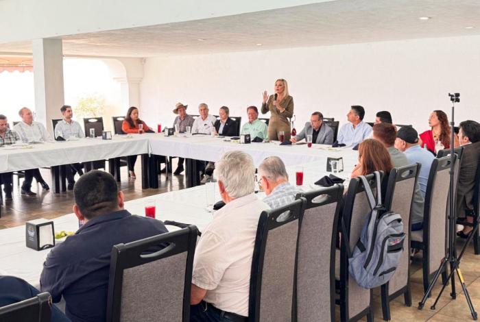 Omega Vázquez impulsa en Zamora los avances del Plan México junto a empresarios y líderes regionales