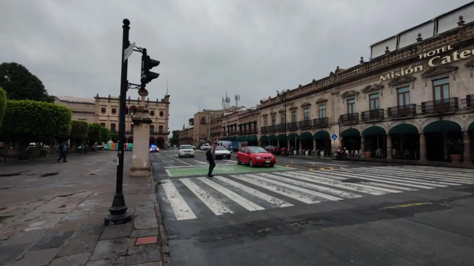 Onda tropical núm. 10 generará lluvias puntuales fuertes en Michoacán