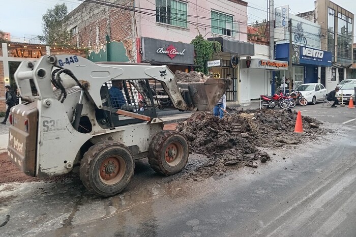 OOAPAS repara red sanitaria sobre Boulevard García de León