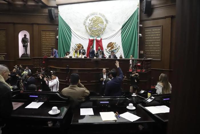 Otorgará Congreso “Medalla Michoacán al Mérito Docente” a Rafael Lara Hernández