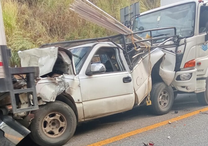 Otro accidente en la Autopista de la Muerte, ahora fueron tres lesionados