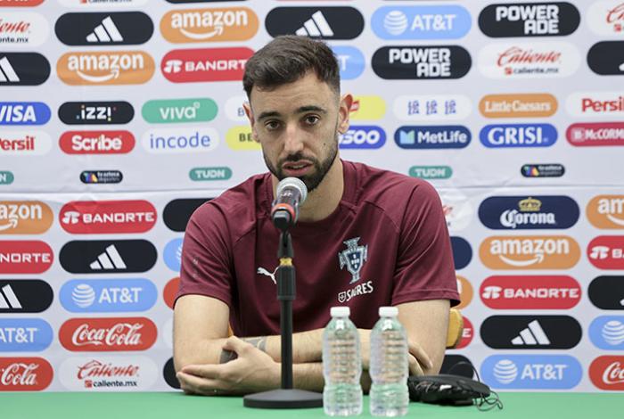 Para el portugués Bruno Fernandes, Raúl Jiménez es el jugador más peligroso de la Selección Mexicana