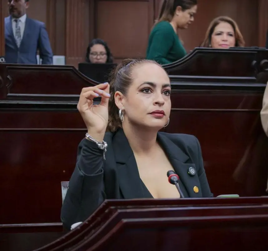 Para la protección de áreas naturales, propone Sandra Arreola regular uso de vehículos “Razers”