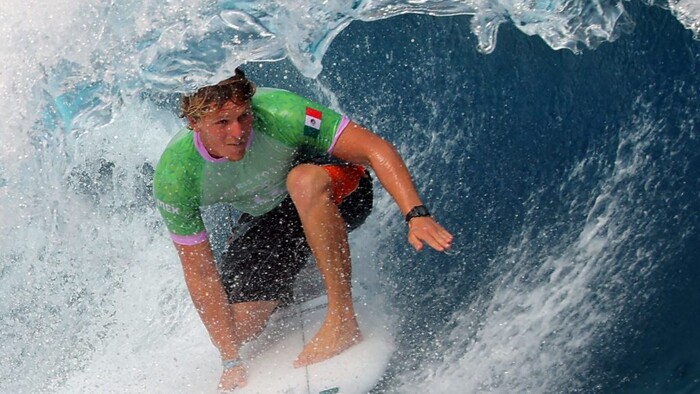 #Paris2024 | El surfista mexicano Alan Cleland termina en segundo lugar de su serie