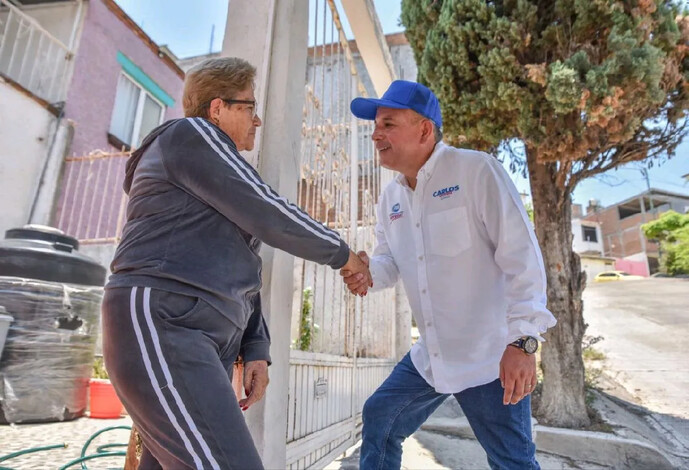 Paso a paso, el distrito 17 se pinta de azul con Carlos Quintana