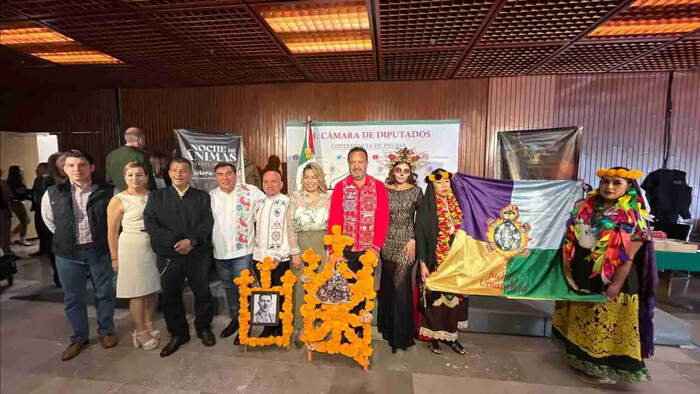 Pátzcuaro Promueve su Tradición de Noche de Ánimas en la Cámara de Diputados