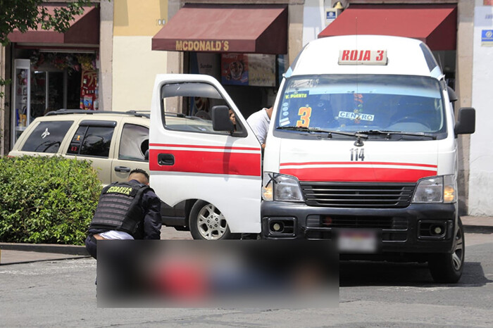 Peatona es impactada por una combi de la Ruta Roja en el Centro Histórico de Morelia