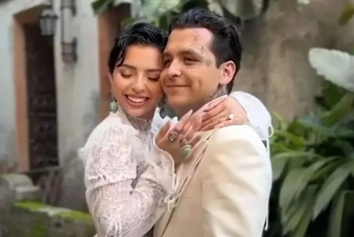 Pepe Aguilar presume gorra con frase de Ángela