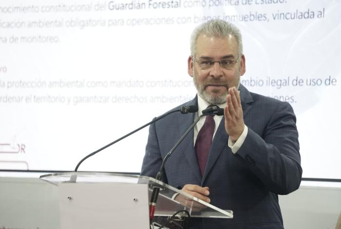 Periodista uruapense, gr4ve tras at4que a bal4zos: Bedolla