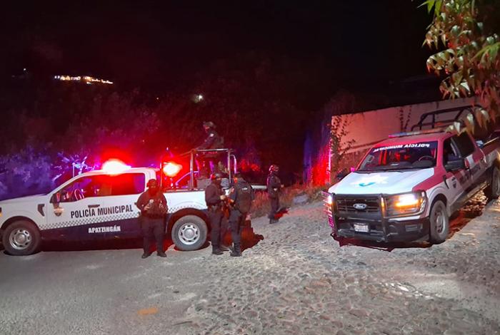 Persecución y balacera en Apatzingán; hay dos sujetos abatidos y una familia herida