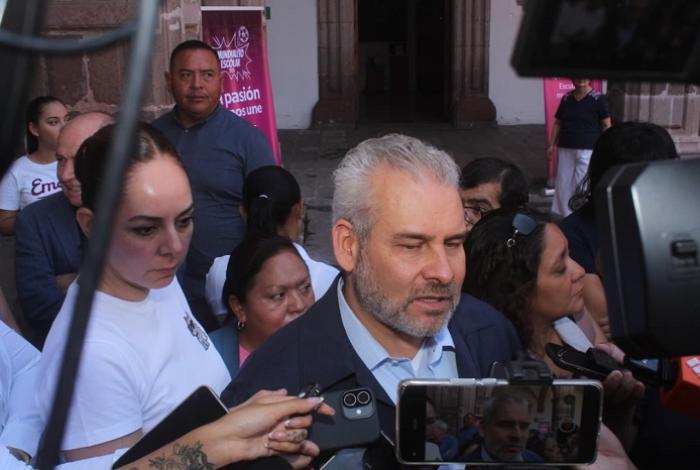 Pide Bedolla estar altera y no demeritar amenaza de tiroteos en escuelas de Michoacán